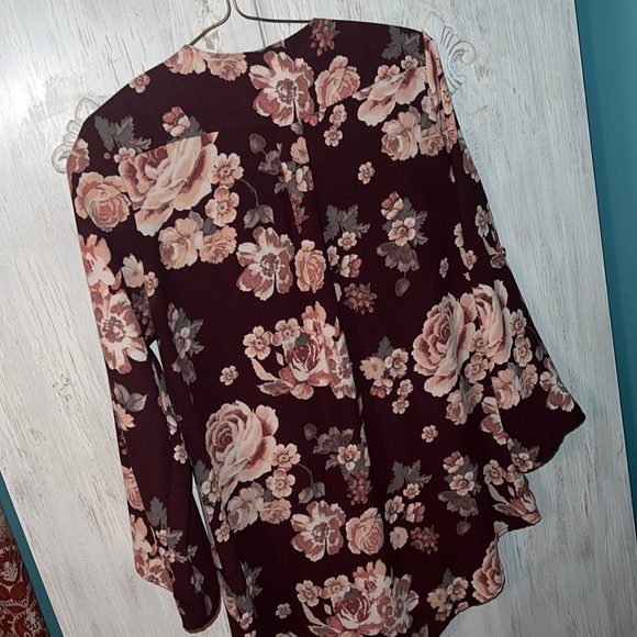 Rue21 blouse with gold zipper and flowers small - Picture 8 of 8